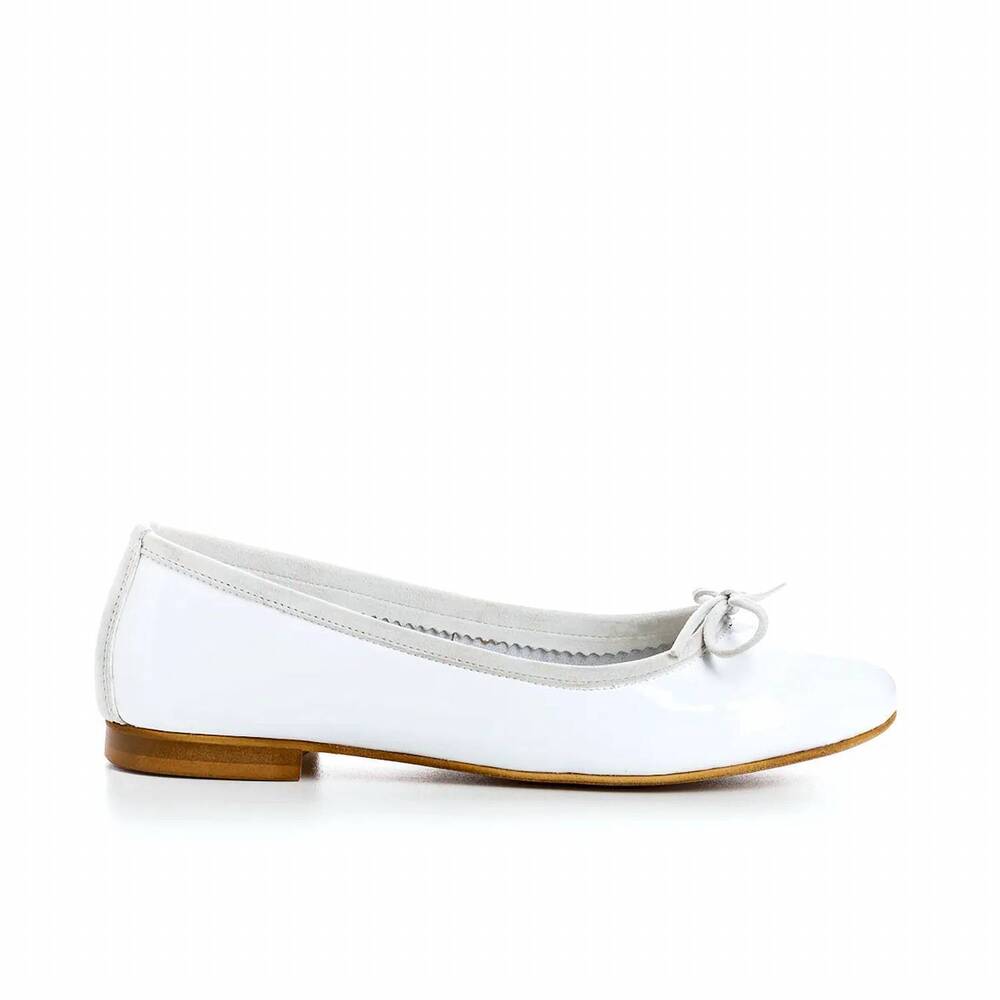 NEW REQINS women's carmen vernis flats in white